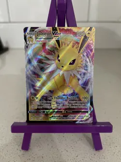 Pokemon TCG Jolteon Vmax Evolving Skies 051/203 Holo Ultra Rare - Image 1