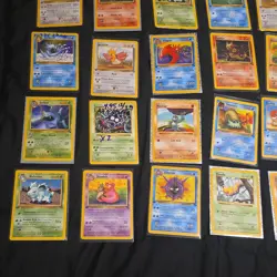 ORIGINAL POKEMON CARDS FROM 1999 PERFECTLY MINT CONDITION MULITPLE SETS - Image 5