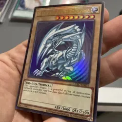 Blue-Eyes White Dragon LCKC-EN001 (Version 2) ULTRA RARE NM FREE SHIPPING+Bonus! - Image 4