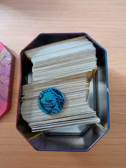 Pokemon TCG Jolteon Metal Tin With 100+ Cards - Image 2