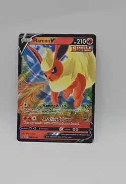 Flareon V SWSH149 SWSH: Sword & Shield Promo Cards Holo - Image 1