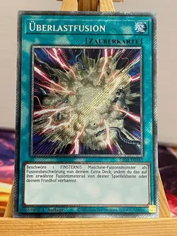 Uberlastfusion RA03-DE169 Platinum Secret Rare Deutsch NM YUGIOH - Image 1