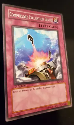 Yu-Gi-Oh! Compulsory Evacuation Device IOC-103 Invasion of Chaos 1st Edition NM - Image 2