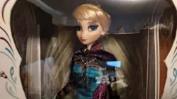 Disney Limited Edition Winter Gear Anna & Coronation Elsa 17 Doll LE NIB w/ Card - Image 4