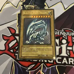 Yu-Gi-Oh! TCG Blue-Eyes White Dragon SDK-001 Ultra Rare Unlimited Edition NM-/LP - Image 1