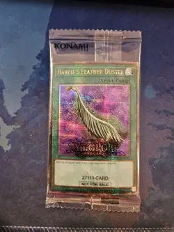 Yu-Gi-Oh! Harpie's Feather Duster EDC1-EN001 Quarter Century Rare Alternative - Image 1