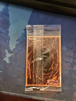 Yu-Gi-Oh! Harpie's Feather Duster EDC1-EN001 Quarter Century Rare Alternative - Image 2