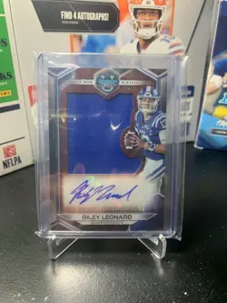 2023 Bowman’s Best U University Riley Leonard Patch Auto Notre Dame - Image 1