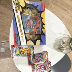 Pokemon TCG Mega Feraligatr ex Box Kit Promo + 10 Cards Booster English 2016 - Image 1