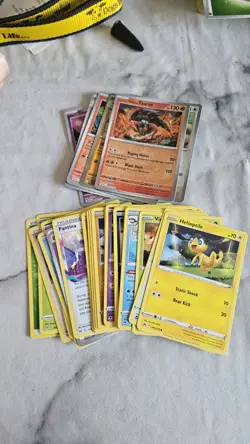 Pokemon Bundle 50 cards - Image 1