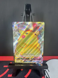 Pikachu VMAX #44/185 Full Art Holo Ultra Rare Pokemon TCG Vivid Voltage - Image 1