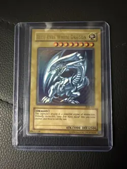 Yu-Gi-Oh! TCG Blue-Eyes White Dragon SDK-001 Ultra Rare - Image 1