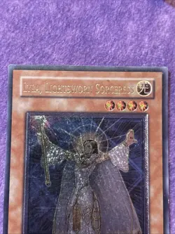 1x Yugioh Lyla, Lightsworn Sorceress LODT-EN019 Ultimate Rare 1st MP Euro Print - Image 2