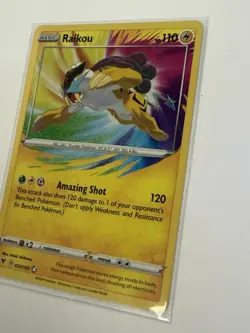 Pokemon TCG Vivid Voltage Raikou Card 050/185 Amazing Rare - Image 2