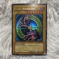 Konami Yu-Gi-Oh! TCG Dark Magician SDY-006 Starter Deck Yugi Spellcaster Holo - Image 1