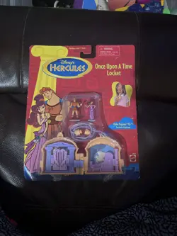VINTAGE MATTEL DISNEY HERCULES ONCE UPON A TIME LOCKET NEW IN PACKAGE # 67807 - Image 1