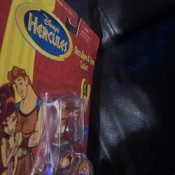 VINTAGE MATTEL DISNEY HERCULES ONCE UPON A TIME LOCKET NEW IN PACKAGE # 67807 - Image 5