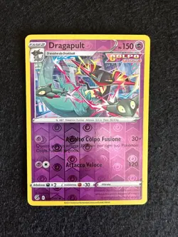 DRAGAPULT 138/264 REVERSE HOLO COLPO FUSIONE SPADA E SCUDO CARTA POKEMON ITA - Image 1