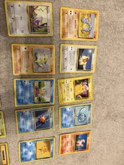 Pokemon TCG Wizards of the Coast Base Set, Vintage Bundle, 41 Cards HP (few MP) - Image 3