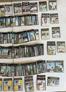1970 Topps Baseball Cards (32) + 1971 Topps Baseball Set (464); Lot of 496 - Image 2