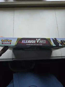 Pokemon TCG Kleavor VSTAR Premium Collection Box New & Factory - Image 4