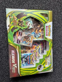 Pokemon TCG: Kleavor VSTAR Premium Collection - Image 1