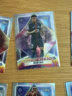 *LOT OF (15) 2025-26 Topps Chrome UEFA UCC Wonderkids Refractor RC’s - Image 4