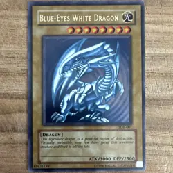 Yu-Gi-Oh! Konami Blue-Eyes White Dragon SDK-001 Ultra Rare 3000/2500 EN UNL - Image 1