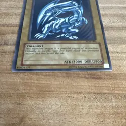 Yu-Gi-Oh! Konami Blue-Eyes White Dragon SDK-001 Ultra Rare 3000/2500 EN UNL - Image 3