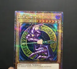 Yugioh! Dark Magician TN23-EN001 (Quarter Century Secret Rare) 25th Anniversary - Image 3