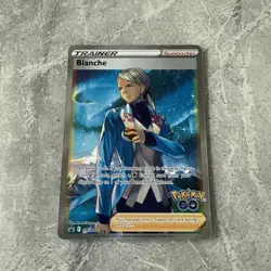 Pokemon TCG Blanche Trainer Pokemon Go SWSH 227 Black Star Promo Full Art Holo - Image 2
