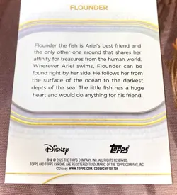 FLOUNDER THE LITTLE MERMAID 2025 TOPPS CHROME DISNEY TRUE GREEN REFRACTOR SP /99 - Image 4