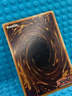 Yugioh Blue-Eyes White Dragon SDK-001 Damaged - Image 5