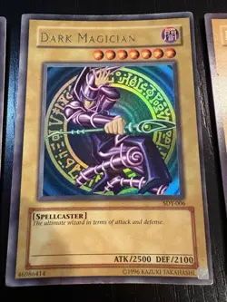 Yu-Gi-Oh! 3-Card Lot Blue-Eyes SDK-001, Dark Magician SDY-006, Red Eyes SDJ-001 - Image 3