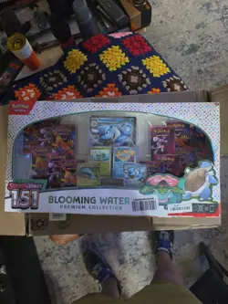 Pokemon Scarlet & Violet 151 Blooming Waters Premium Collection Box Blastoise - Image 2