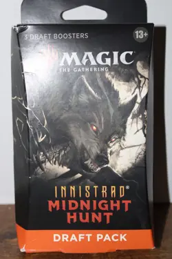 Magic: The Gathering – Innistrad: Midnight Hunt Draft Booster 3-Pack Hanger Box - Image 1