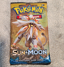 Pokemon TCG Sun & Moon Booster Pack (10 Cards) English Solgaleo Standard 6+ 0102 - Image 1