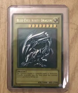 Yugioh VERY FADED Blue Eyes White Dragon SDK-001 Ultra Rare Card - Image 1