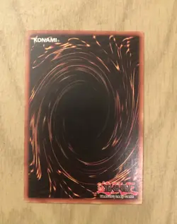Yugioh VERY FADED Blue Eyes White Dragon SDK-001 Ultra Rare Card - Image 3