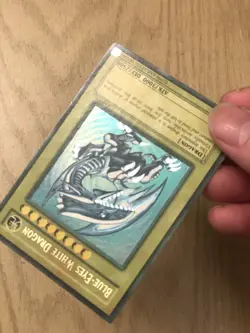 Yugioh VERY FADED Blue Eyes White Dragon SDK-001 Ultra Rare Card - Image 5
