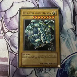 (EF) Yugioh Blue Eyes White Dragon 2018 JMP-001 Unlimited Ultra Rare Holo - MP - Image 1