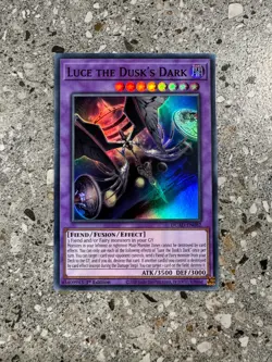 Yugioh TCG Luce the Dusk's Dark DUAD-EN082 Super Rare 1st Ed EU NM-M - Image 1