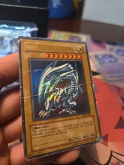 Yu-Gi-Oh! Blue-Eyes White Dragon SDK-001 Ultra Rare Holo DMG - Image 3