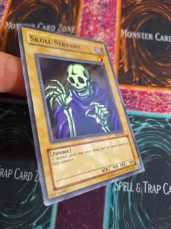 Yu-Gi-Oh! TCG Skull Servant LOB-004 Common Unlimited NM/LP - Image 2