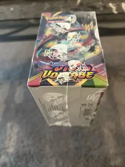 Pokemon TCG Sword & Shield Vivid Voltage Booster Box English 2020 - Sealed - Image 2
