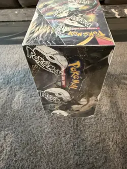 Pokemon TCG Sword & Shield Vivid Voltage Booster Box English 2020 - Sealed - Image 3