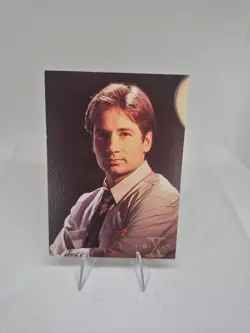 11d The X-Files Season One 1995 Topps #04 Fox Mulder David Duchonny B3 - Image 1