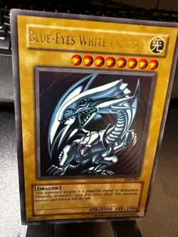 Yu-Gi-Oh! Blue-Eyes White Dragon -SDK-001- Ultra Rare- Unlimited DAMAGED - Image 2