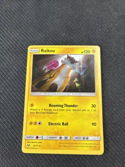 Raikou 32/73 Shining Legends Cracked Ice Holo Pokemon NM - Image 1