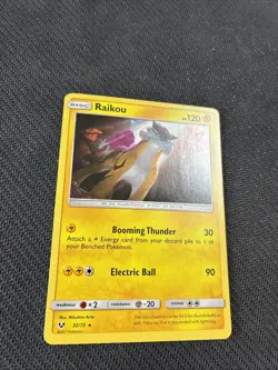 Raikou 32/73 Shining Legends Cracked Ice Holo Pokemon NM - Image 2
